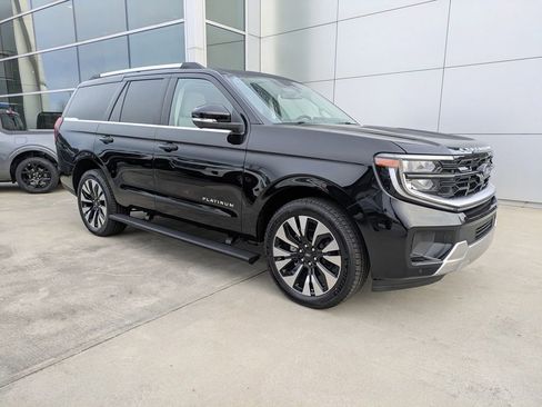 New 2026 Ford Expedition Platinum w/ Driver's Package image 2