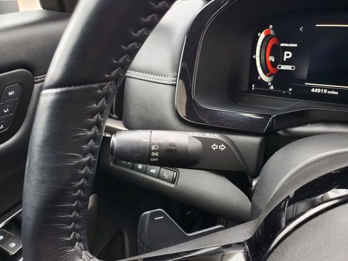 Used 2023 Nissan Pathfinder Platinum image 23