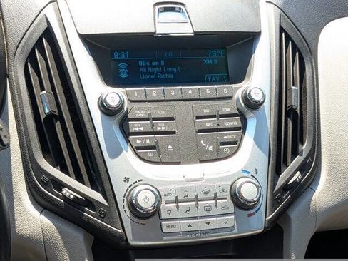Used 2010 Chevrolet Equinox LT FWD image 22