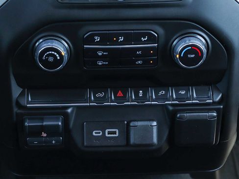 Used 2023 Chevrolet Silverado 2500 Custom w/ Custom Convenience Package image 16