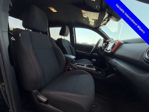 Used 2019 Toyota Tacoma TRD Sport AWD/4WD image 25