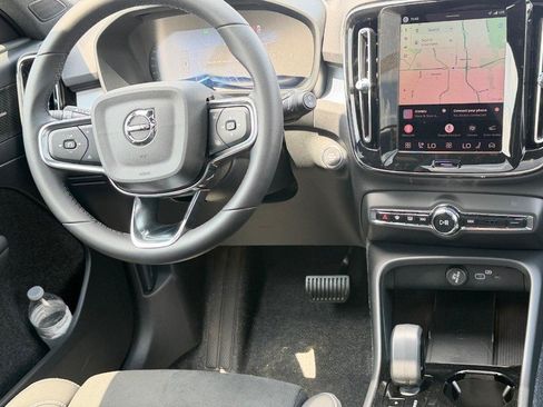 New 2026 Volvo XC40 B5 Ultra w/ Climate Package AWD/4WD image 6