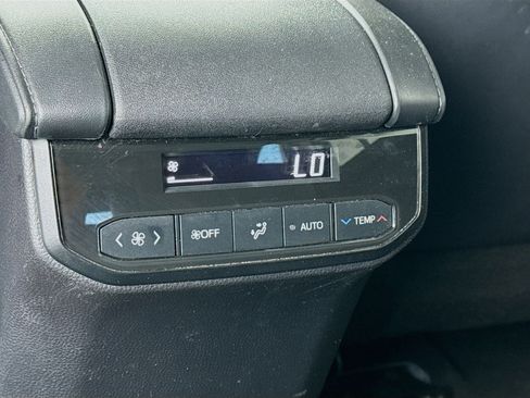 Used 2022 Toyota Highlander XLE image 17