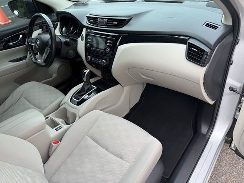 Used 2018 Nissan Rogue Sport SV w/ SV All-Weather Package AWD/4WD image 28