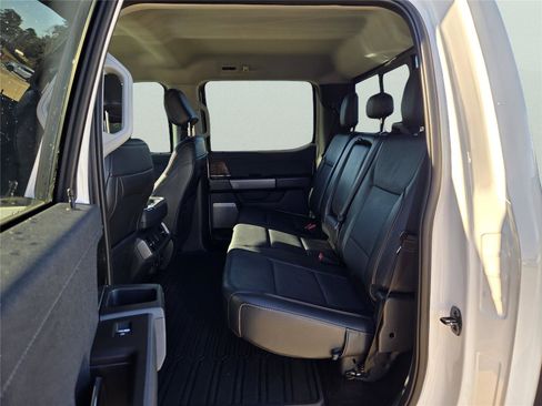 Used 2021 Ford F150 Lariat w/ Trailer Tow Package image 27