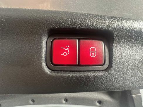 Used 2022 Mercedes-Benz C 300 4MATIC Sedan w/ Pinnacle Trim Package image 23