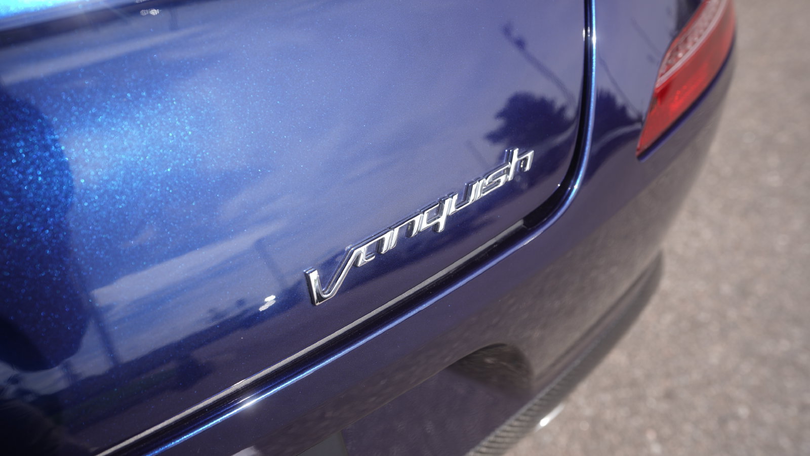 Used 2015 Aston Martin Vanquish Coupe RWD image 16