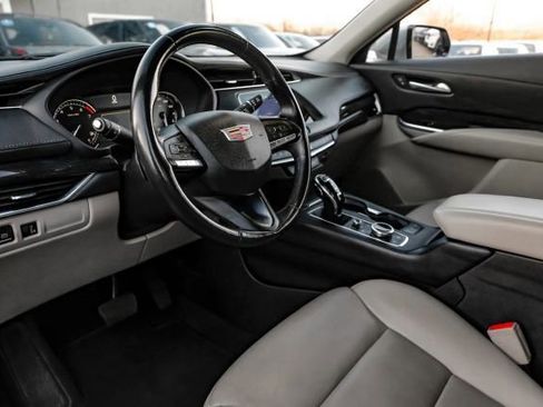 Used 2023 Cadillac XT4 Premium Luxury image 3