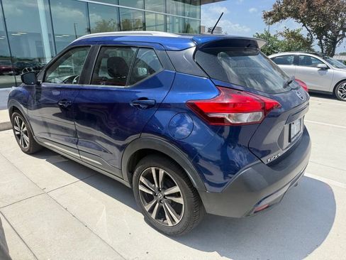 Used 2019 Nissan Kicks SR w/ SR Premium Package FWD image 7