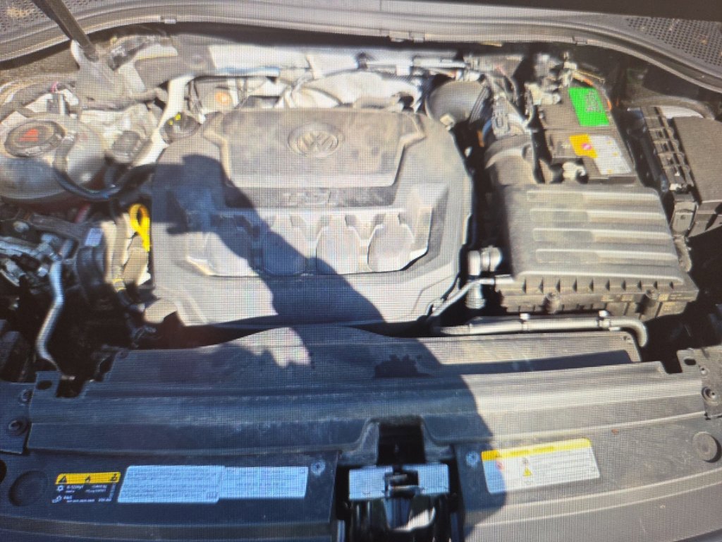 Used 2022 Volkswagen Tiguan SE R-Line AWD/4WD image 18