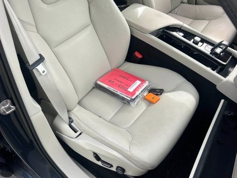 Used 2023 Volvo XC90 B5 Plus image 8