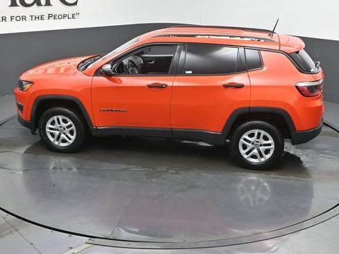Used 2018 Jeep Compass Sport w/ Cold Weather Group AWD/4WD image 43