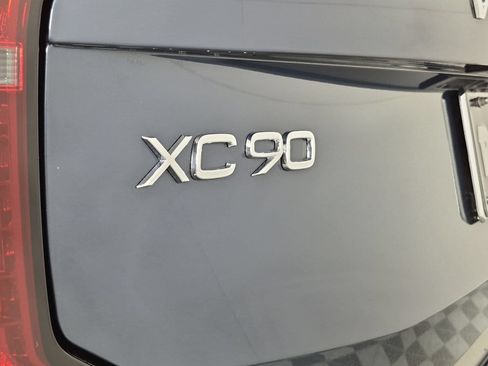 Certified 2026 Volvo XC90 B6 Plus w/ Protection Package Premier AWD/4WD image 19