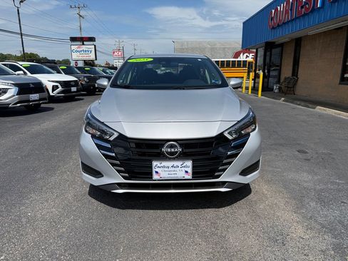 Used 2025 Nissan Versa SV FWD image 6