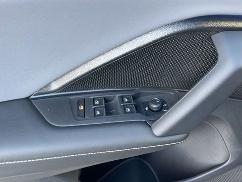 New 2026 Volkswagen Tiguan SE R-Line FWD image 7