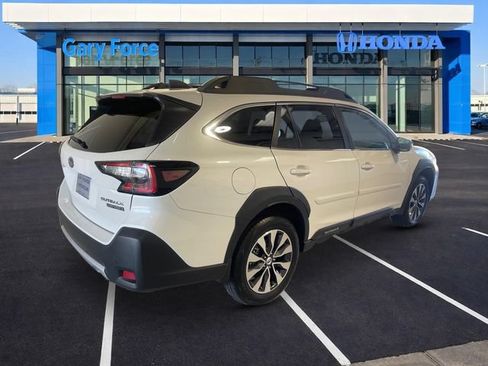Used 2025 Subaru Outback Limited AWD/4WD image 2