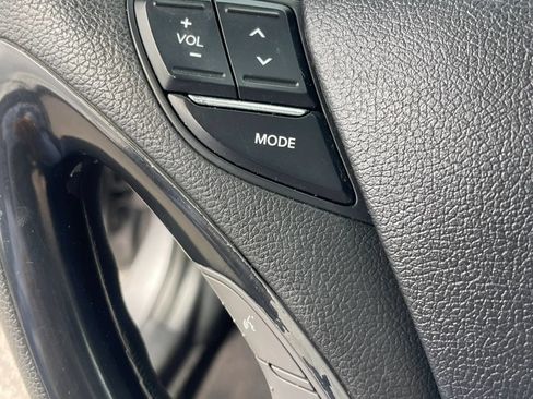 Used 2011 Hyundai Sonata Limited FWD image 18