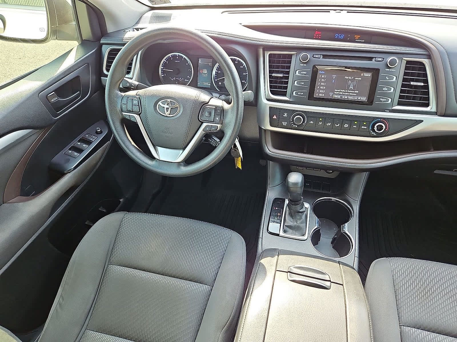 Used 2017 Toyota Highlander LE FWD image 10