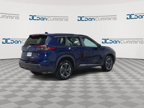 Used 2024 Nissan Rogue SV AWD/4WD image 8