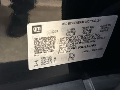 Used 2025 Chevrolet Suburban Premier AWD/4WD image 37