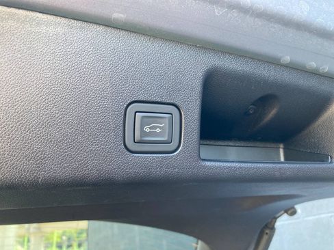 Used 2025 Chevrolet Equinox EV LT FWD image 18
