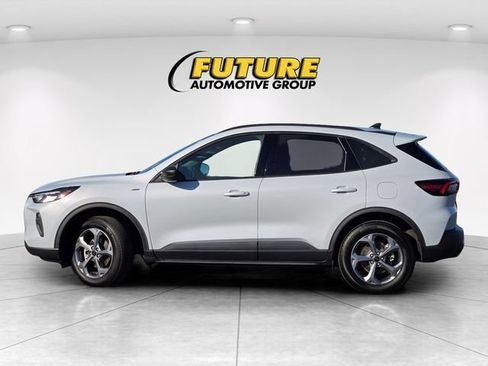 Used 2025 Ford Escape ST-Line w/ Tech Pack #1 AWD/4WD image 9