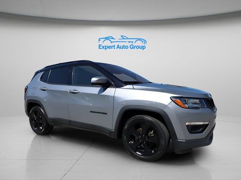 Used 2021 Jeep Compass Latitude FWD image 1