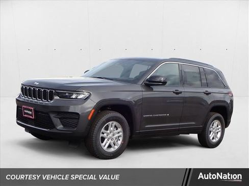 New 2025 Jeep Grand Cherokee Laredo w/ Luxury Tech Group I image 1