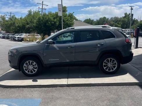 Used 2021 Jeep Cherokee Latitude Plus AWD/4WD image 3