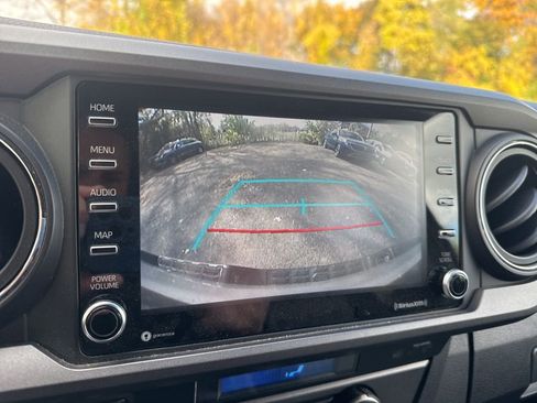 Used 2021 Toyota Tacoma TRD Sport image 40