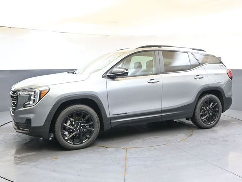 Used 2023 GMC Terrain SLE w/ Driver Convenience Package AWD/4WD image 2