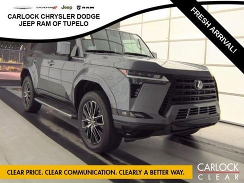 Used 2025 Lexus GX 550 w/ Accessory Package (2T) AWD/4WD image 3