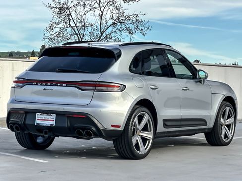 Used 2025 Porsche Macan image 8