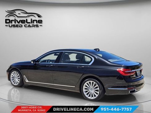 Used 2018 BMW 740i image 11