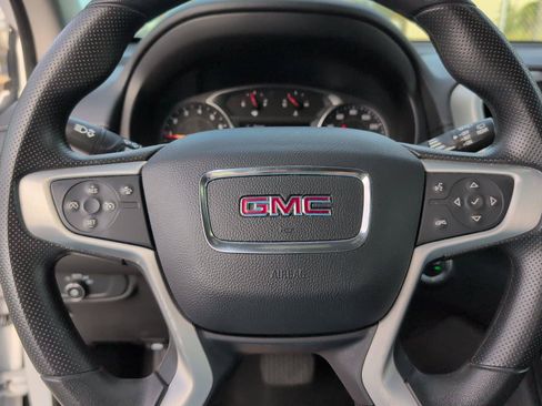 Used 2024 GMC Terrain SLE FWD image 24