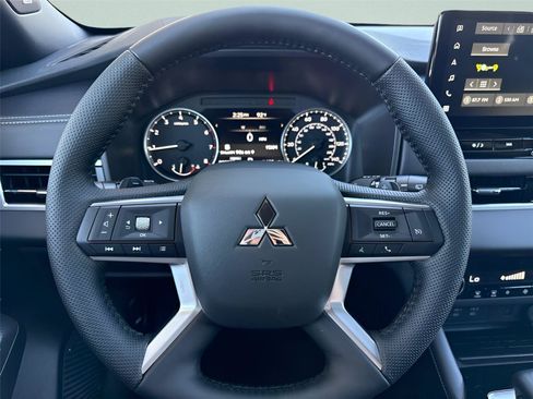 New 2026 Mitsubishi Outlander LE FWD image 18