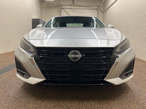 Used 2023 Nissan Altima 2.5 SV image 6