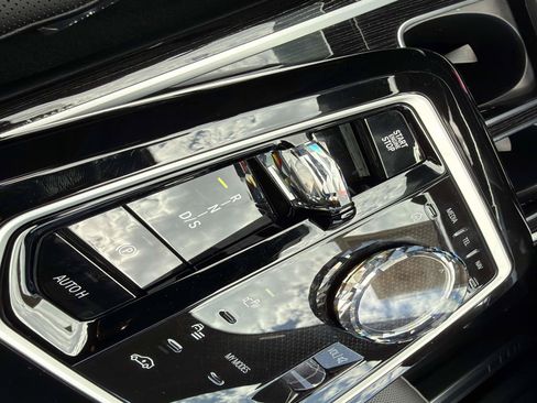 Used 2026 BMW 740i w/ Premium Package RWD image 25