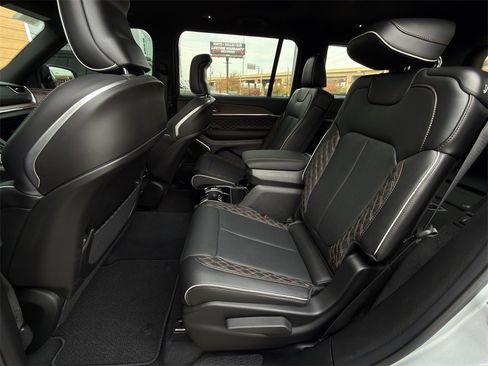 New 2025 Jeep Grand Cherokee L Summit w/ Obsidian Package image 21