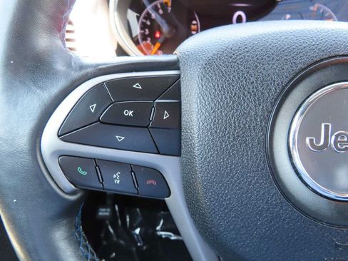 Used 2018 Jeep Grand Cherokee Laredo AWD/4WD image 20
