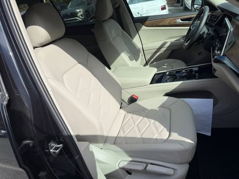 New 2026 Volkswagen Atlas SE image 28