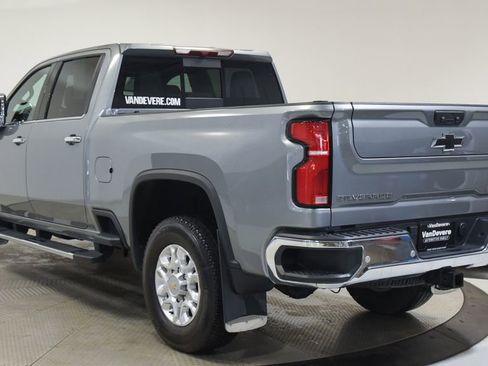 Used 2024 Chevrolet Silverado 2500 LTZ w/ LTZ Plus Package AWD/4WD image 11