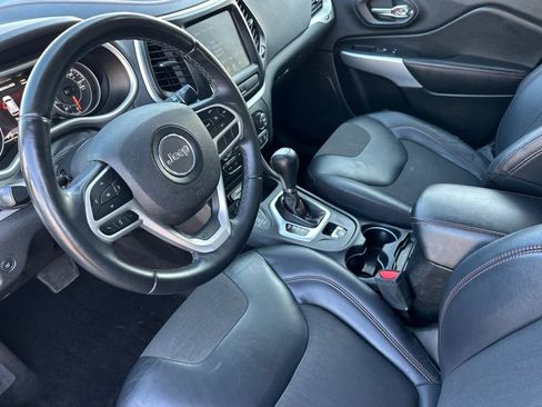 Used 2018 Jeep Cherokee Trailhawk w/ Comfort/Convenience Group image 11