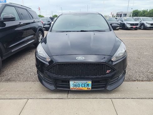 Used 2018 Ford Focus ST FWD image 2