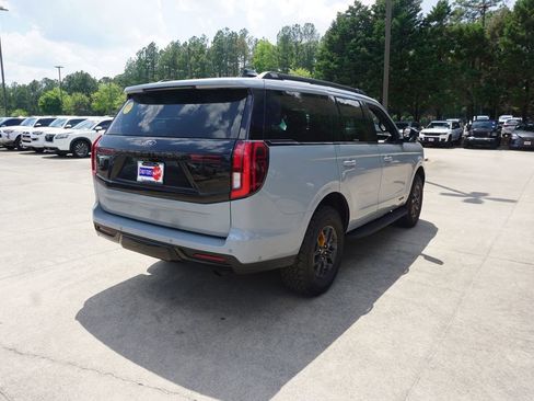 Used 2025 Ford Expedition Tremor AWD/4WD image 23