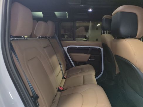 New 2026 Land Rover Defender 110 X-Dynamic SE image 29