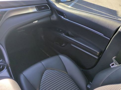 Certified 2020 Toyota Camry SE image 16