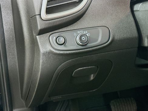 Used 2017 Chevrolet Trax LT image 16