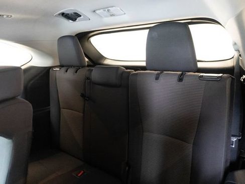 Used 2023 Toyota Highlander LE FWD image 20