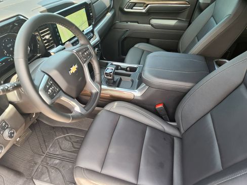 Used 2025 Chevrolet Silverado 1500 LT w/ Texas Edition Plus RWD image 16